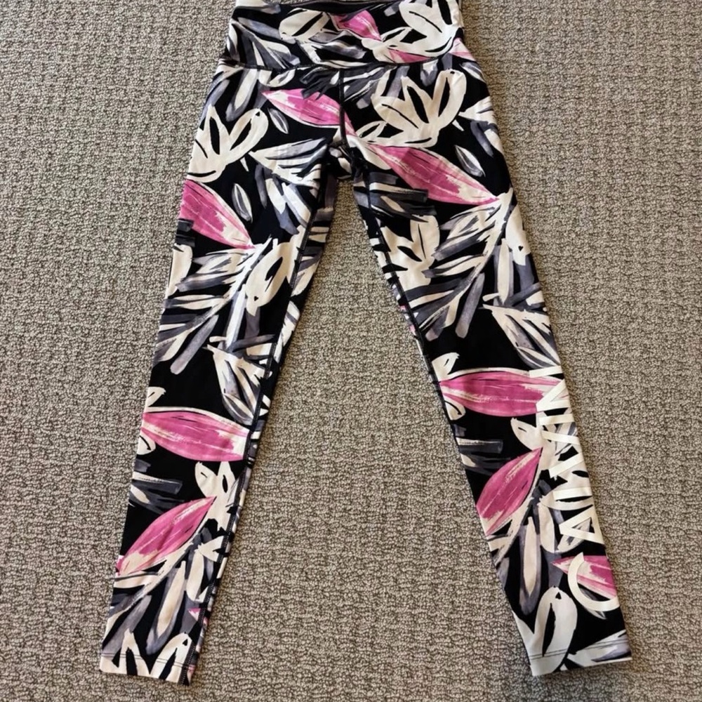 Calvin Klein Black Leggings with Pink & White Leaf Print size XS